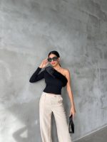 Tek Omuz Peluş Detaylı Bluz