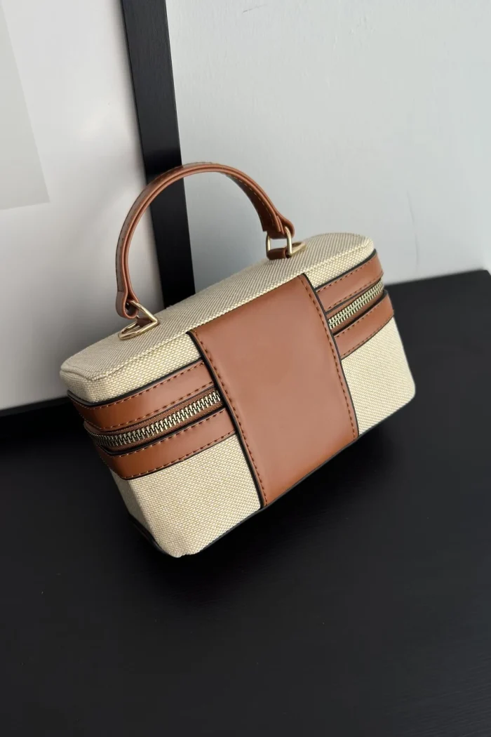 Sert Kutu Model Tutma Saplı Çift Fermuarlı Kadın El ve Omuz Çanta Keten Kumaş Cardin Taba